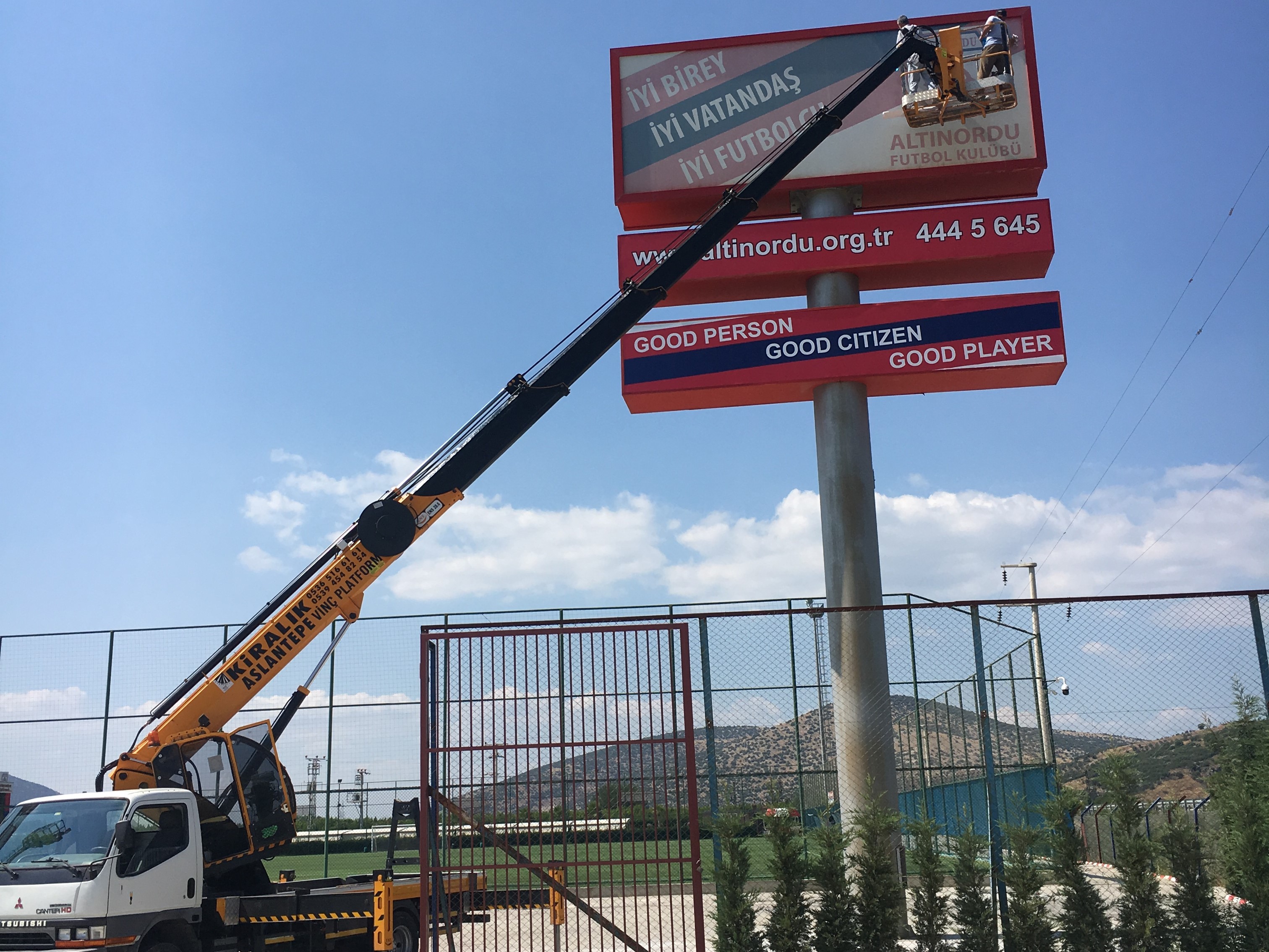 Torbalı vinç kiralama ile çalışmalar